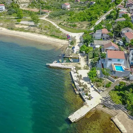 Holiday House 