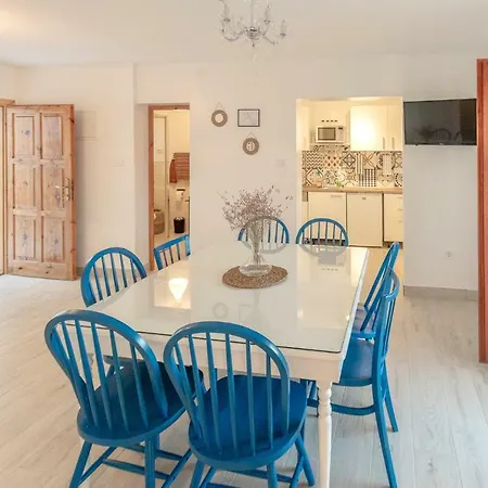 Holiday House 