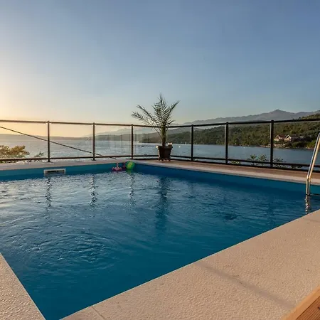 Holiday House 