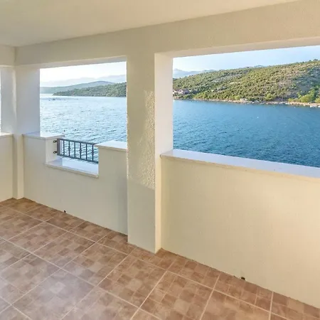 Holiday House 