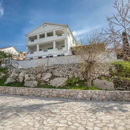 Holiday House 