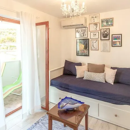 Holiday House 